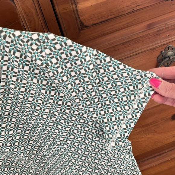 NWOT T By Talbots Women’s Green And White Tee Tops Size Large - Picture 2 of 7